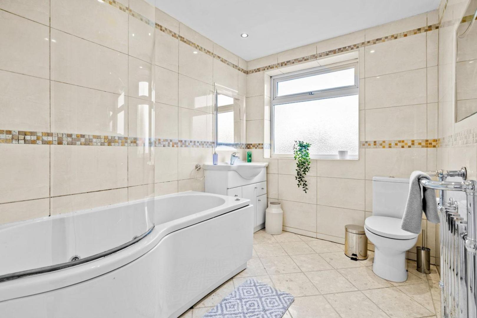 Spacious 5 Bedroom House Νότιγχαμ Εξωτερικό φωτογραφία